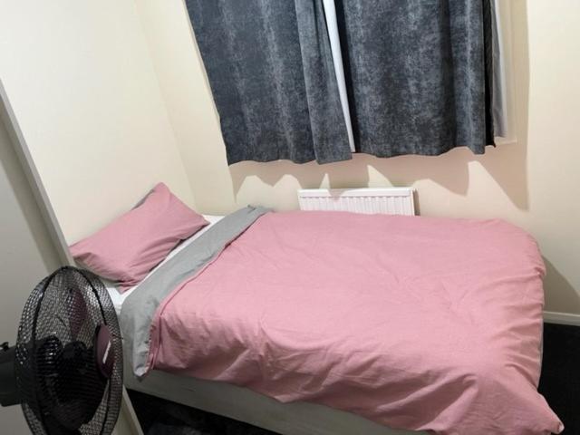 3 Bedroom Mid Terraced House Grays エクステリア 写真